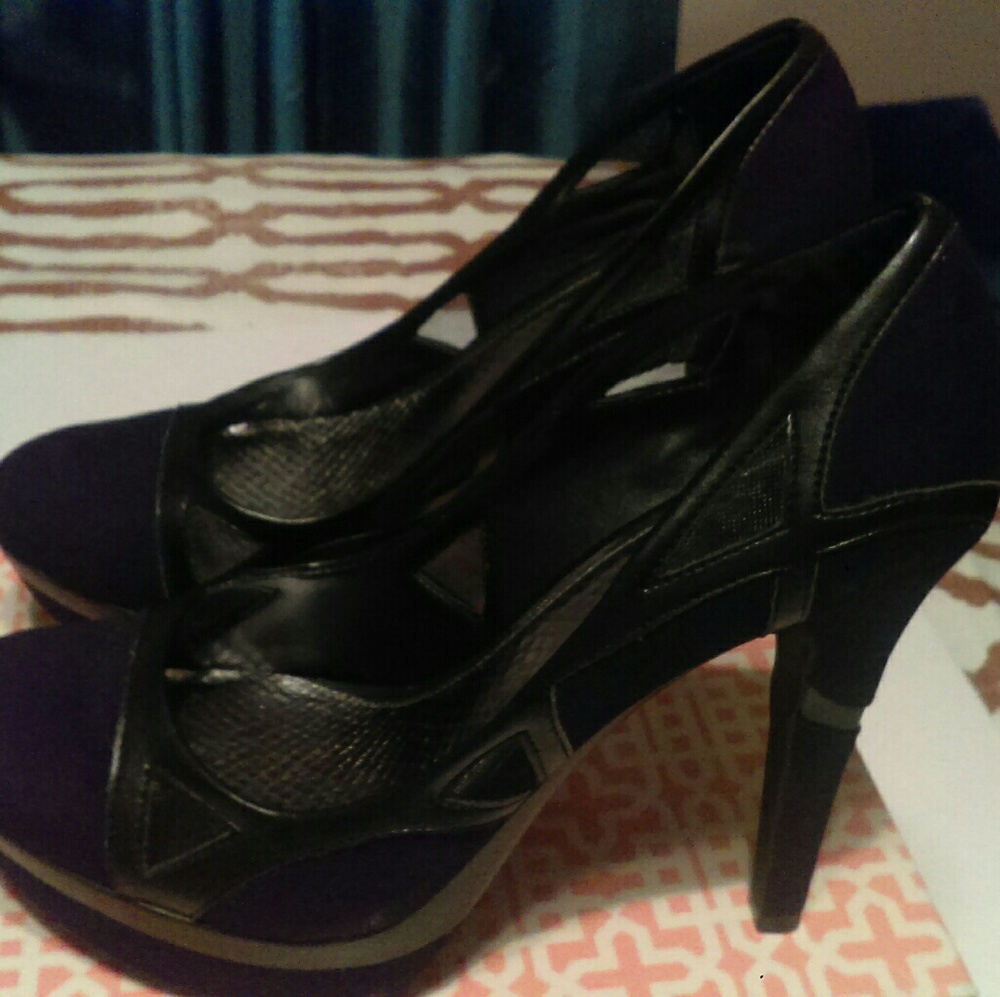 Gianni Bini platform heels